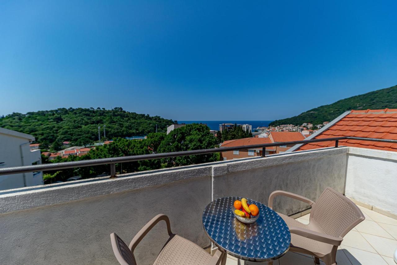 Apartment Knezevic Petrovac Exterior foto