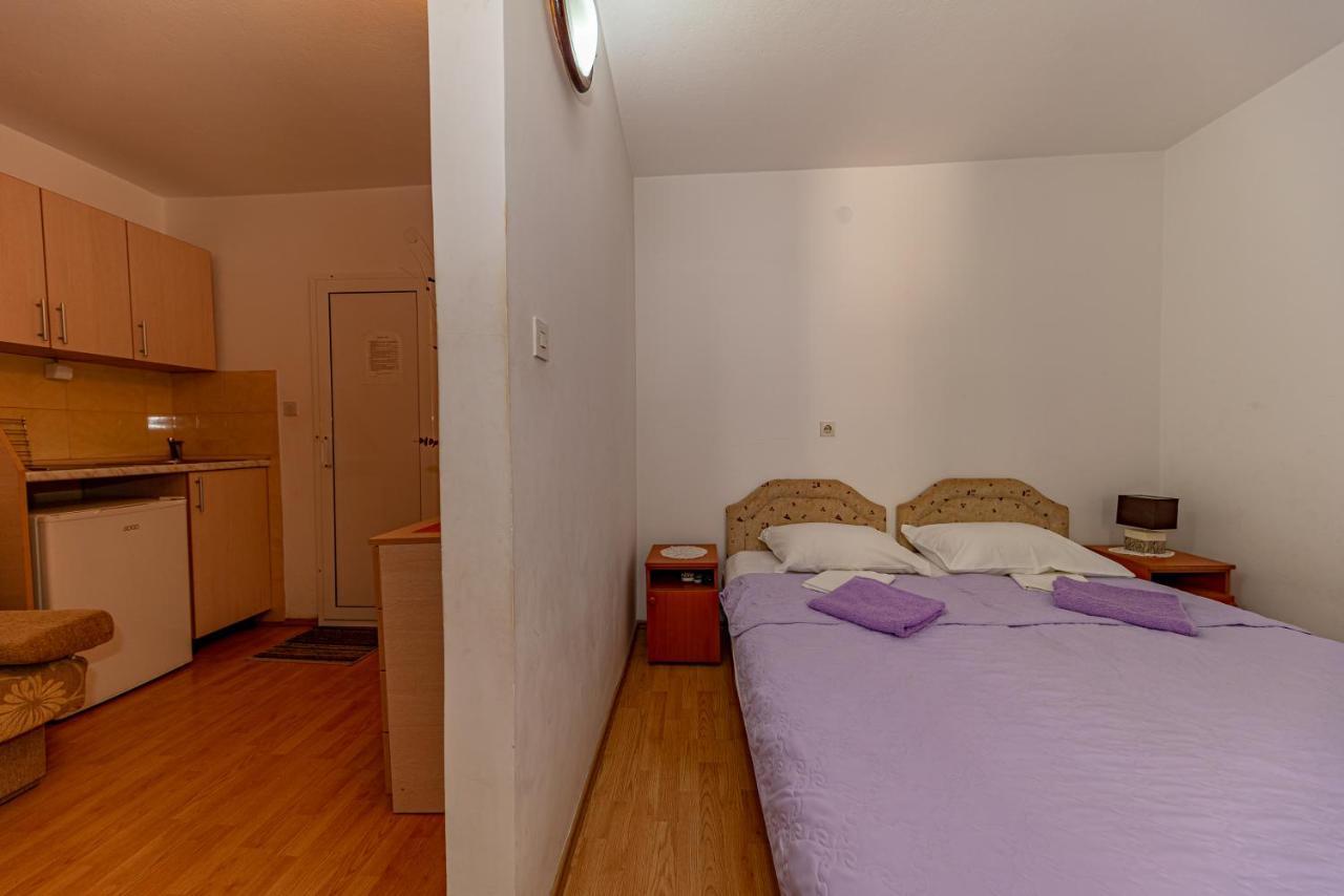 Apartment Knezevic Petrovac Exterior foto